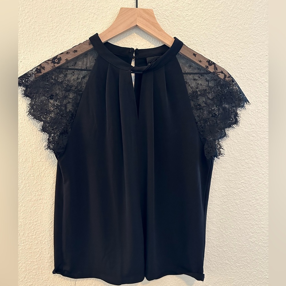 Black top size medium